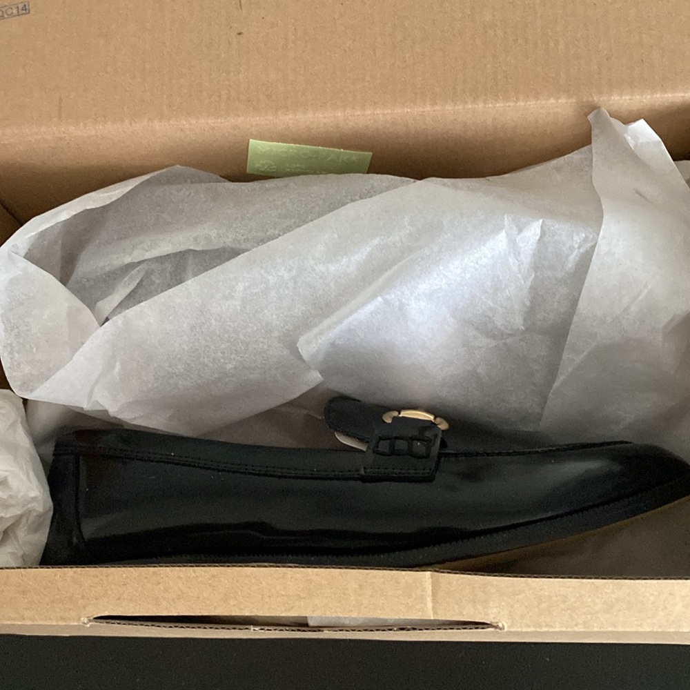 J. Crew Classic Black Loafers w Gold Accent Bar Size 8.5M Brand New in Box - Picture 10 of 11